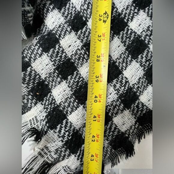 Styline BLACK WHITE REVERSIBLE PLAID VEST KIMONO One size - Picture 13 of 16